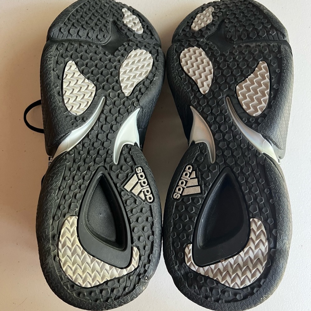 Adidas court shoe - Picture 3 of 4